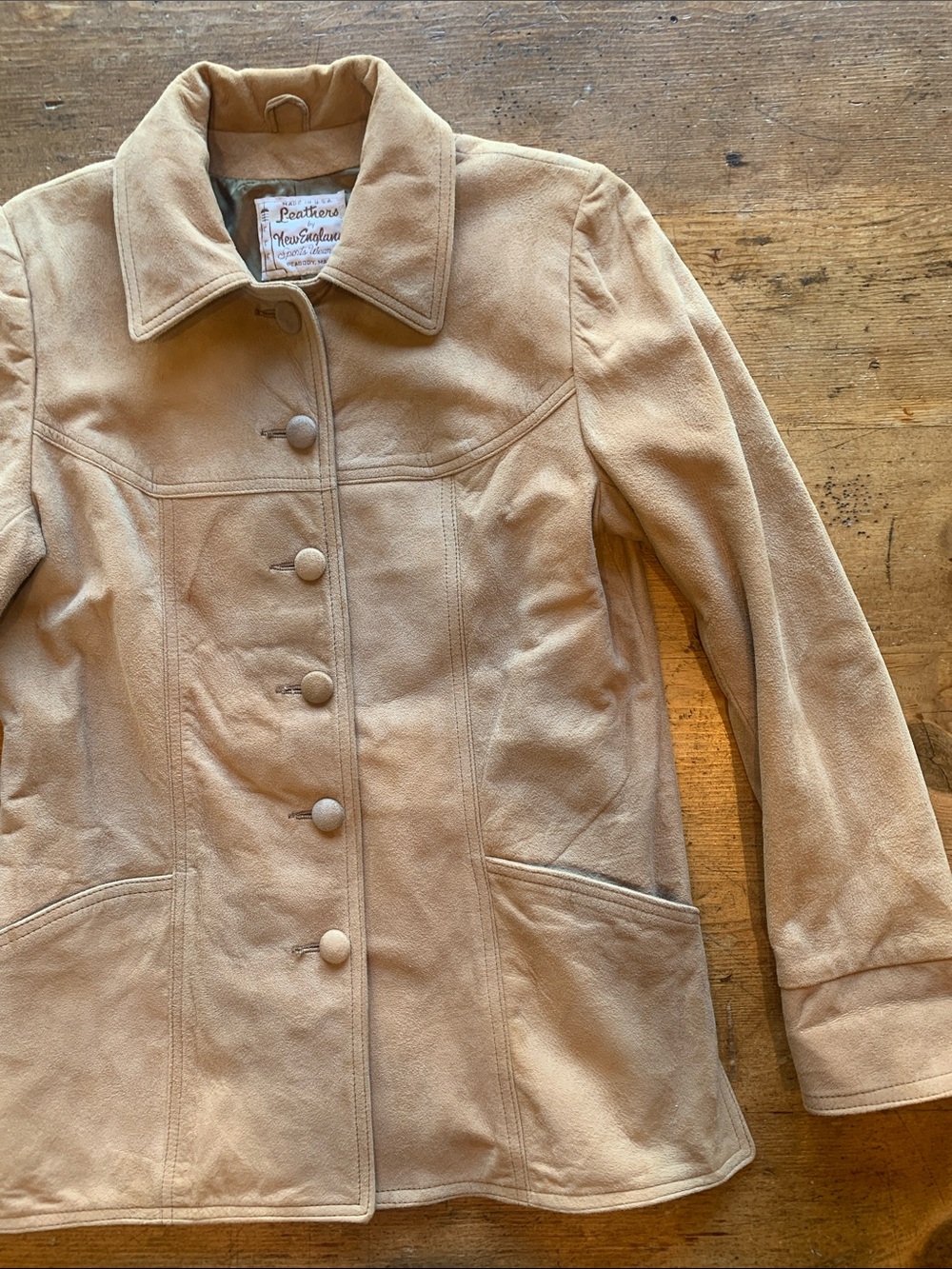 Vintage Women's Suede Button-Front Jacket in Camel - Picture 5 of 16